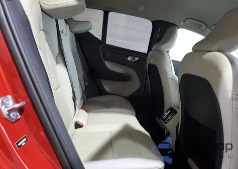 2019 Volvo Xc40 T5 Momentum z USA, uszkodzony, nr VIN YV4162XZ1K2010009